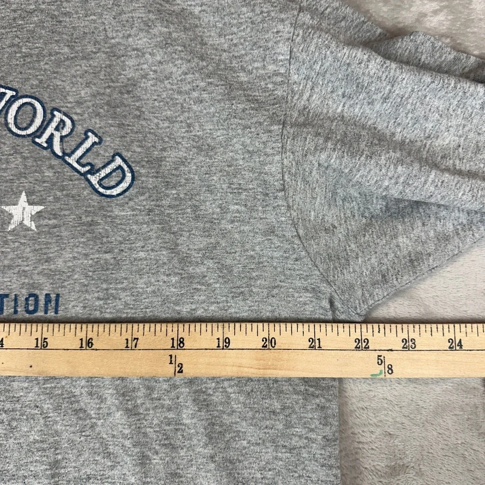 Vintage Men's Walt Disney World An American Tradition T-Shirt Grey‎ Size Large